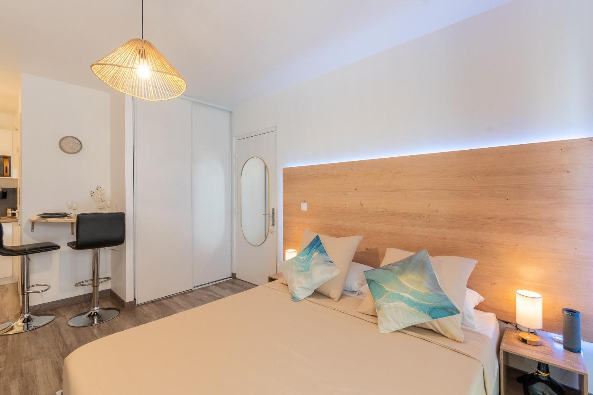 Le Petit Patio Fleuri Aparthotel Éguilles Екстериор снимка