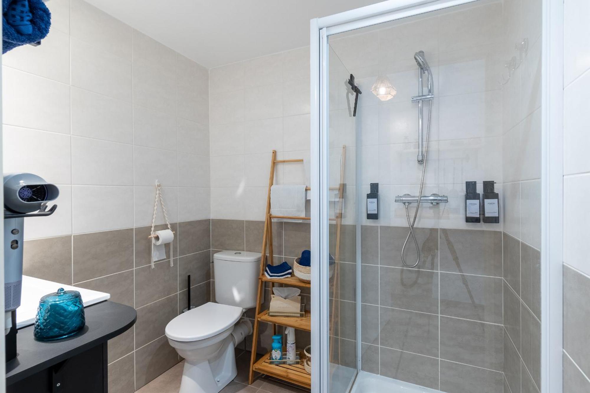 Le Petit Patio Fleuri Aparthotel Éguilles Екстериор снимка