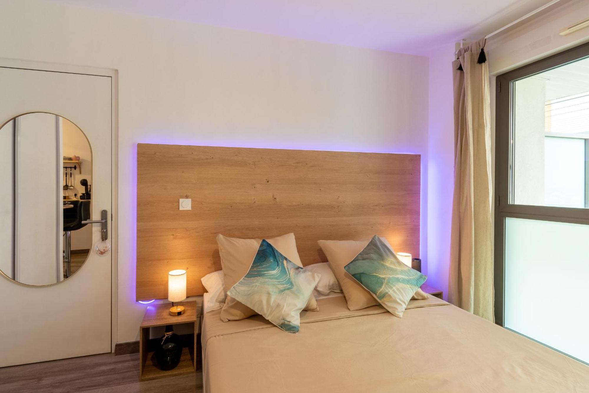 Le Petit Patio Fleuri Aparthotel Éguilles Екстериор снимка